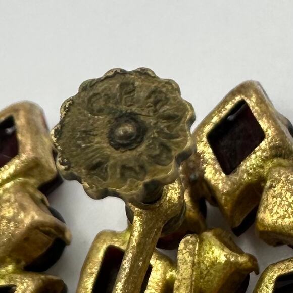 Germany antique gold tone faux garnet Czech glass rhinestone screw back earrings - Picture 8 of 9